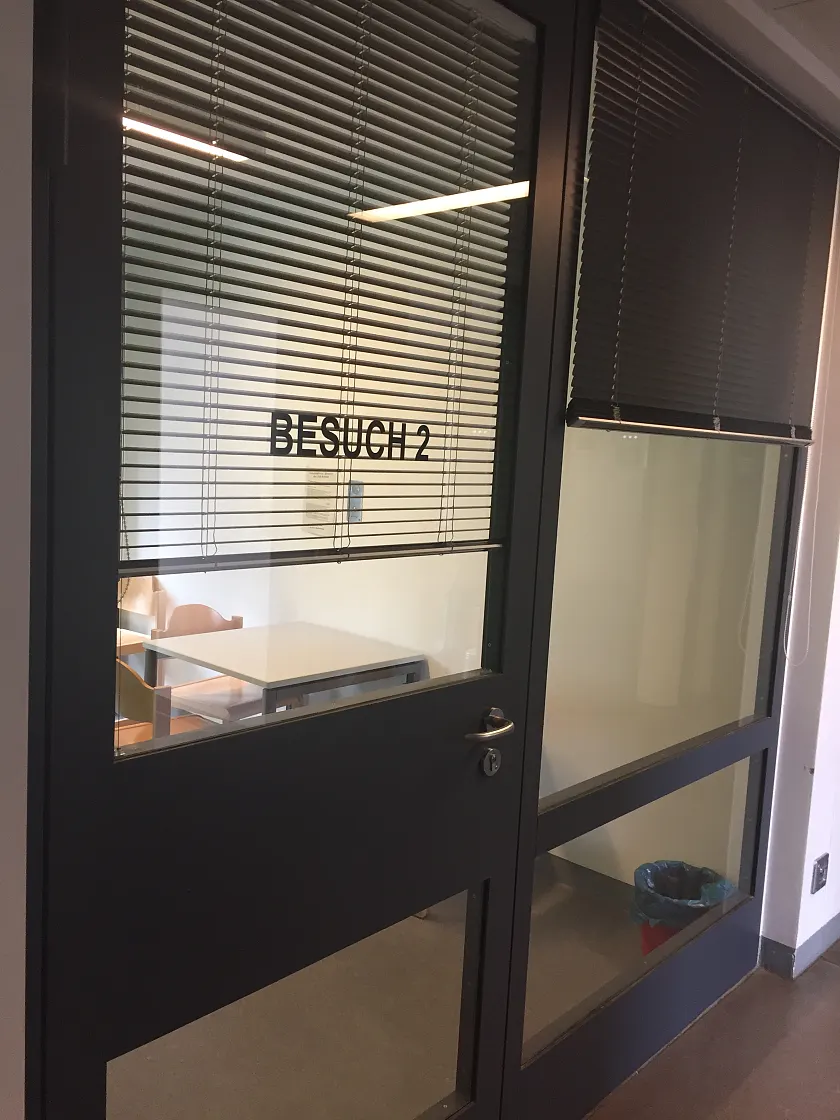 Fenster eines Besuchsraums